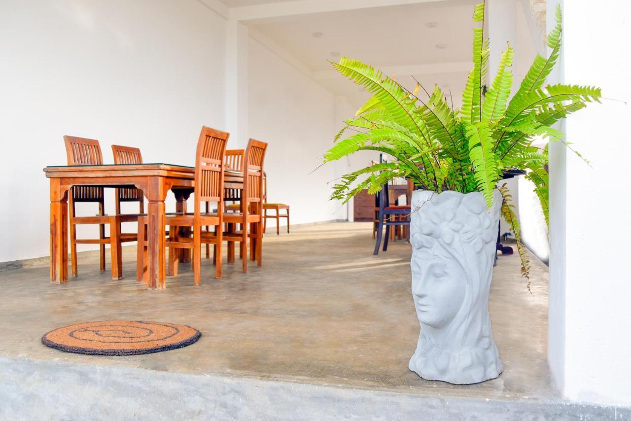 Kavin Beach Hotel ฮิกคาดูวา ภายนอก รูปภาพ