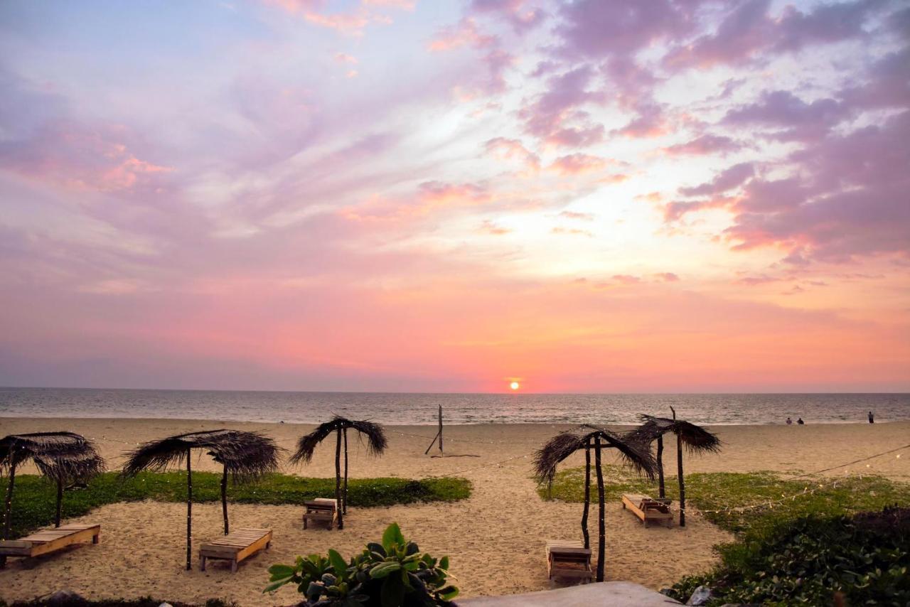 Kavin Beach Hotel ฮิกคาดูวา ภายนอก รูปภาพ
