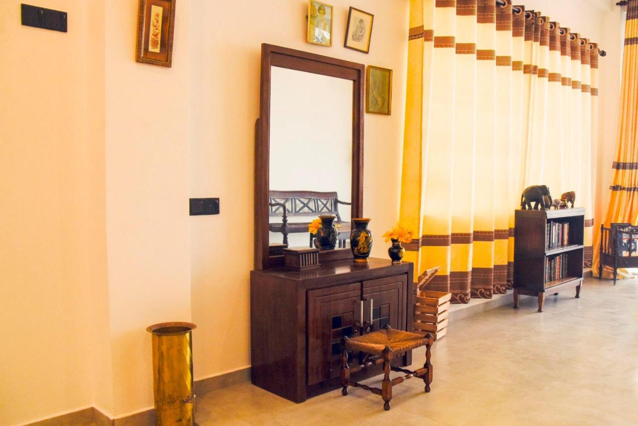 Kavin Beach Hotel ฮิกคาดูวา ภายนอก รูปภาพ