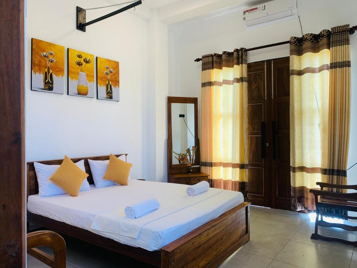 Kavin Beach Hotel ฮิกคาดูวา ภายนอก รูปภาพ
