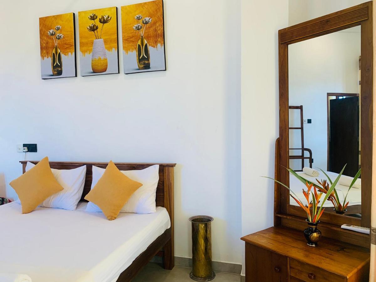 Kavin Beach Hotel ฮิกคาดูวา ภายนอก รูปภาพ