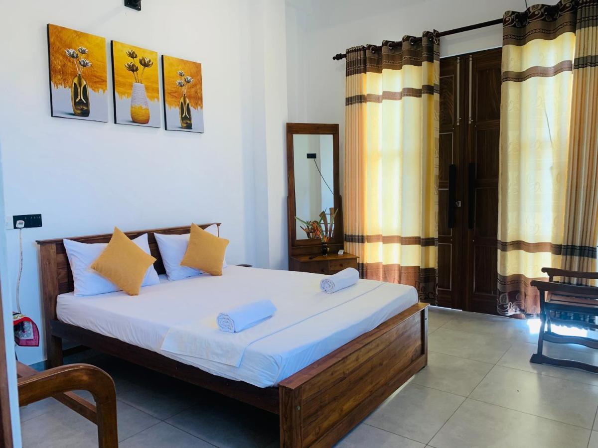 Kavin Beach Hotel ฮิกคาดูวา ภายนอก รูปภาพ