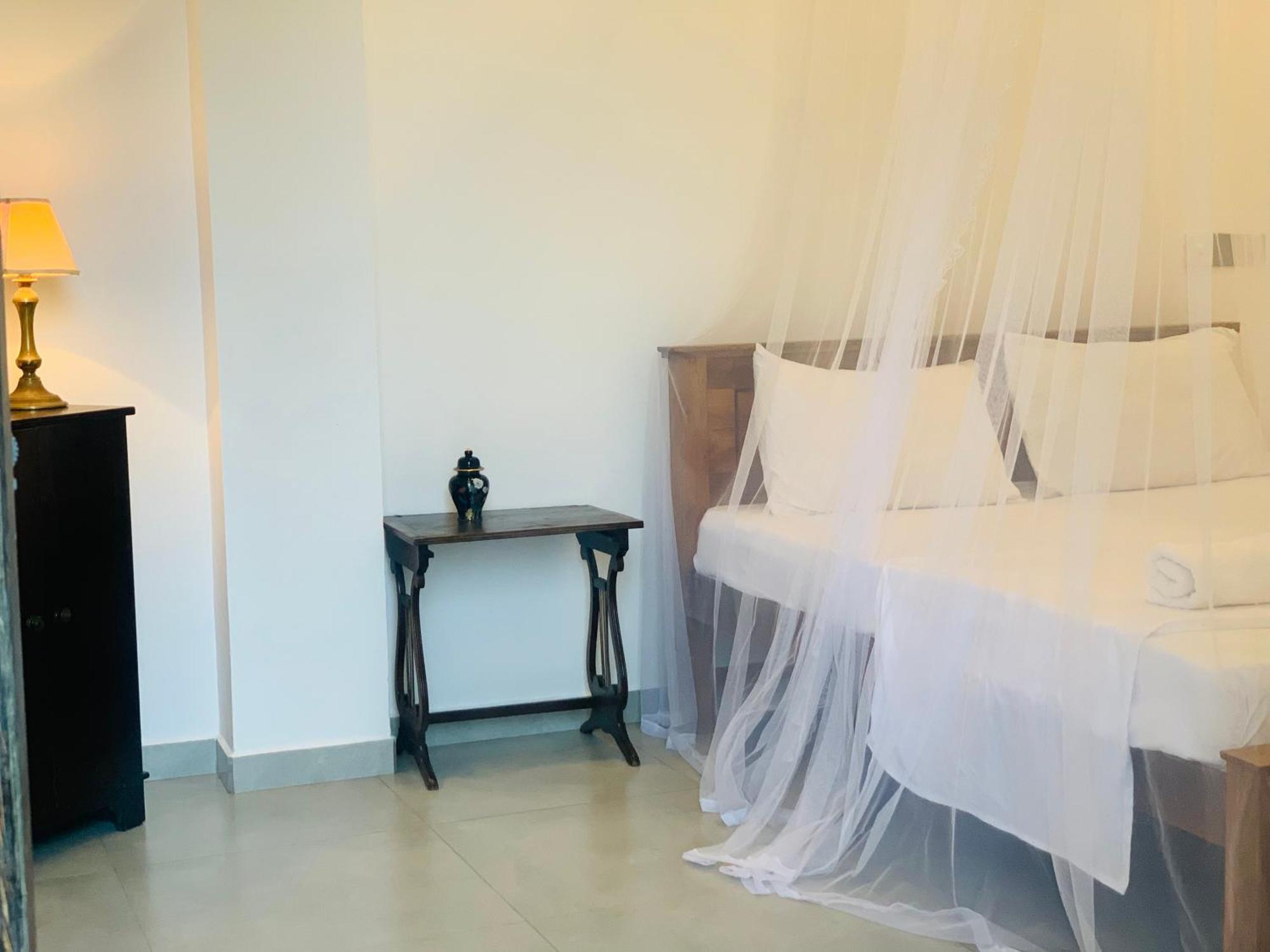 Kavin Beach Hotel ฮิกคาดูวา ภายนอก รูปภาพ